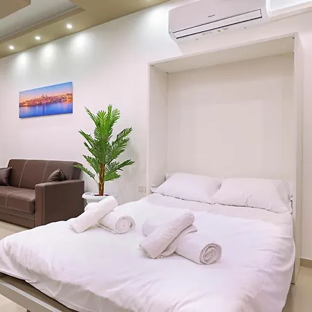 Luxurious Duplex Seafront With Amazing Views Бирзеббуджа