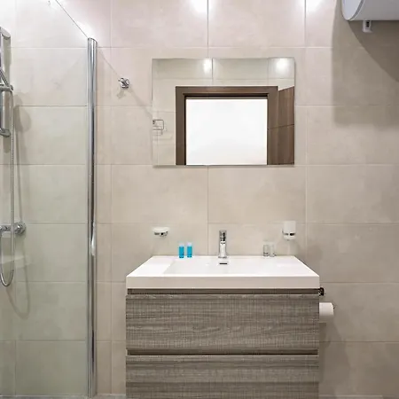 Апартаменты Luxurious Duplex Seafront With Amazing Views