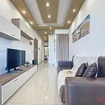 Elegant Seafront Duplex With Stunning Panoramic Views