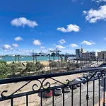 Apartman Elegant Seafront Duplex With Stunning Panoramic Views *