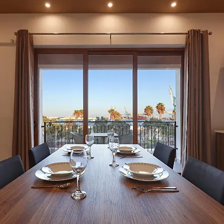 Luxurious Duplex Seafront W Amazing Sea Views Apartment *