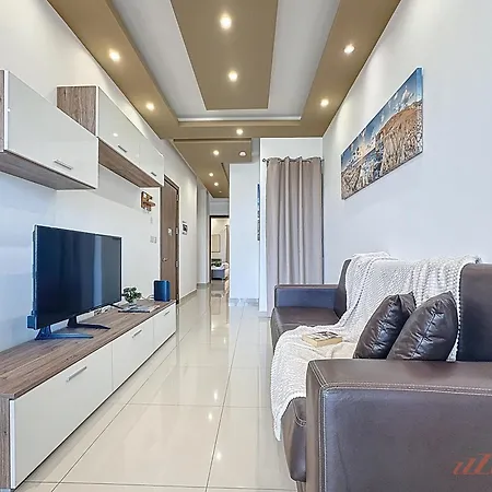 Elegant Seafront Duplex With Stunning Panoramic Views