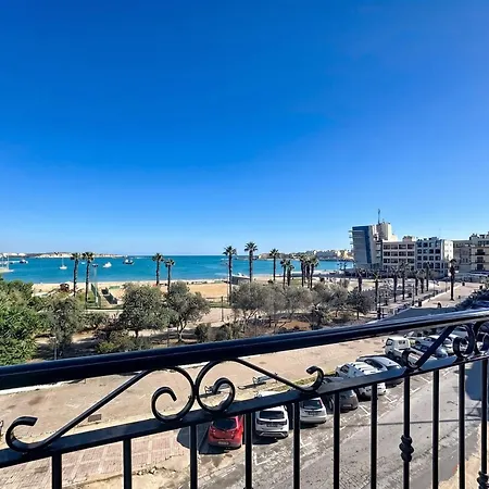 Elegant Seafront Duplex With Stunning Panoramic Views
