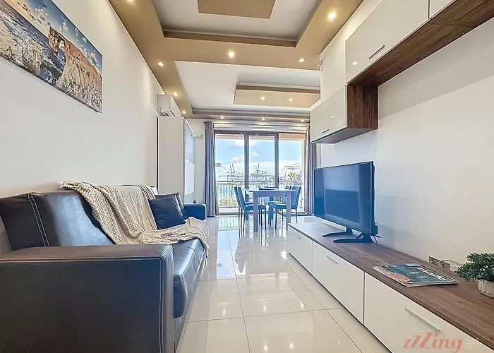 Elegant Seafront Duplex With Stunning Panoramic Views Birżebbuġa