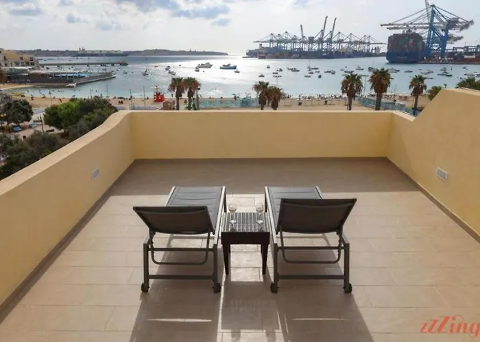 Elegant Seafront Duplex With Stunning Panoramic Views * Birżebbuġa